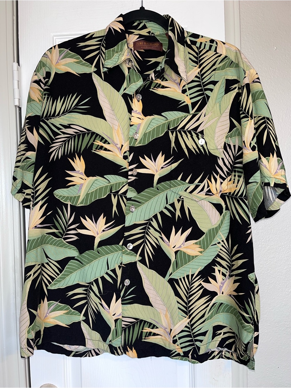 Tori Richard Men Large Black Hawaiian Bird of Paradaise  Made in Hawaii